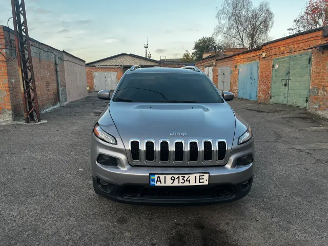 Jeep Cherokee - фото 2