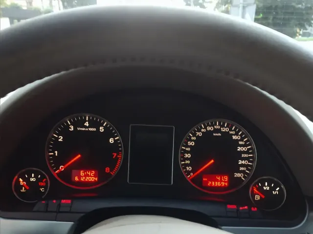 Audi A4 - фото 3