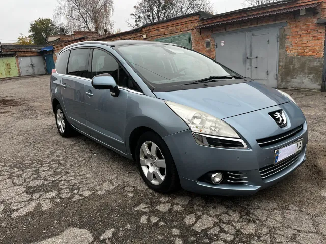 Peugeot 5008 - фото 4