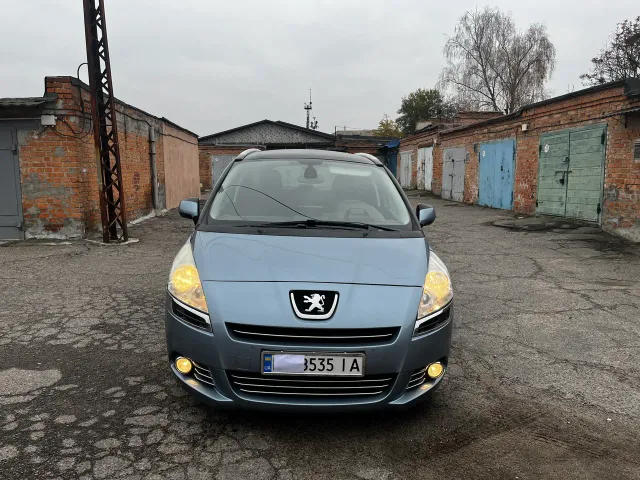 Peugeot 5008 - фото 1