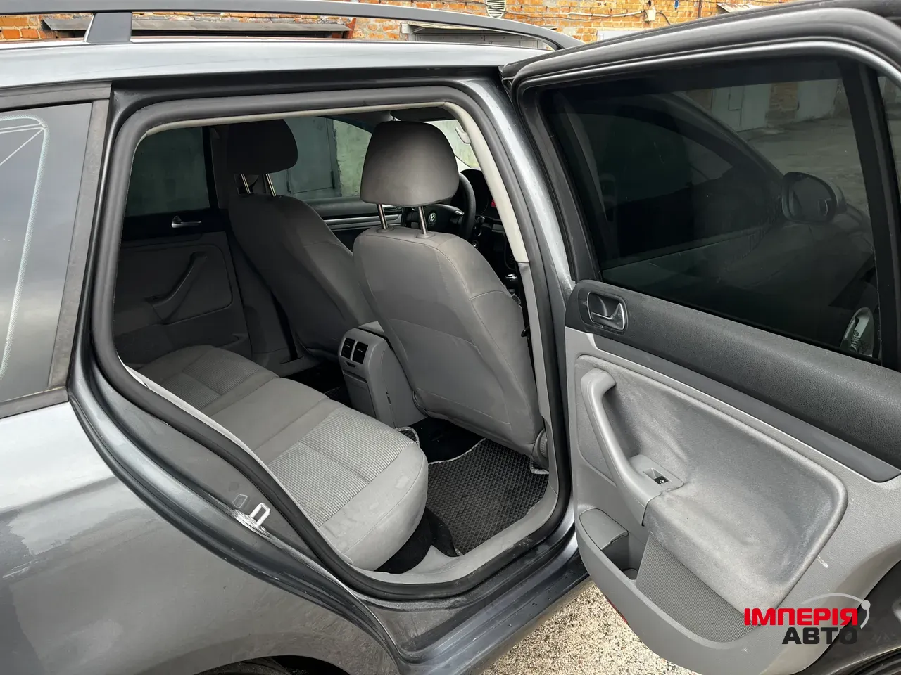 Volkswagen Golf - фото 11