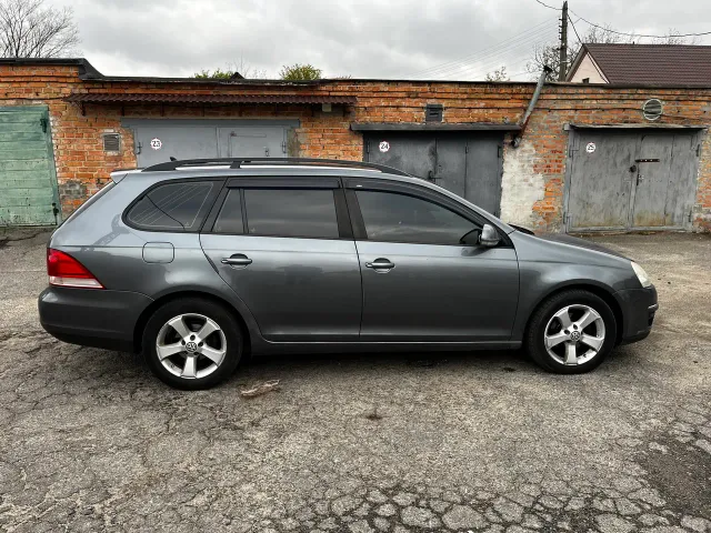 Volkswagen Golf - фото 4