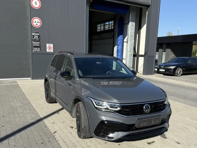 Volkswagen Tiguan R - фото 1