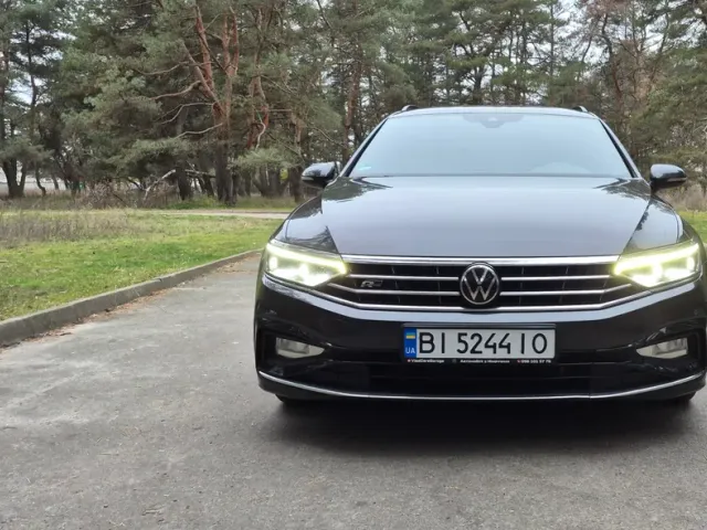 Volkswagen Passat - фото 2