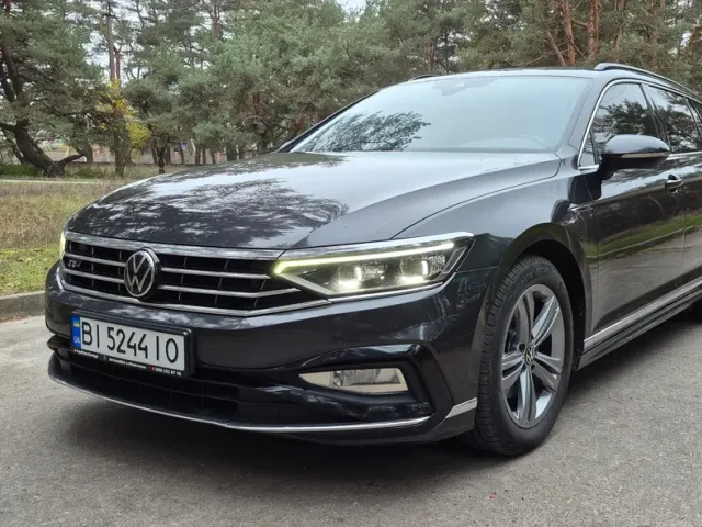 Volkswagen Passat - фото 1