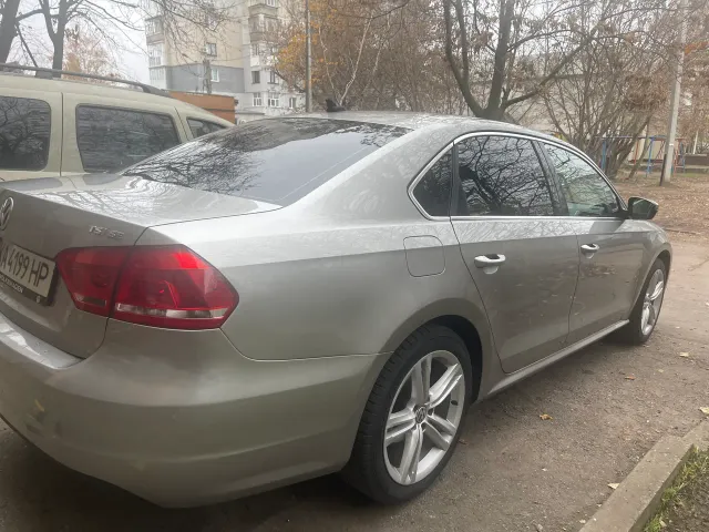 Volkswagen Passat - фото 2