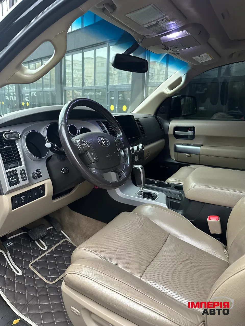 Toyota Sequoia - фото 9