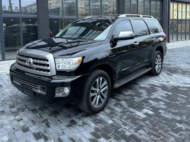 Toyota Sequoia - фото 3