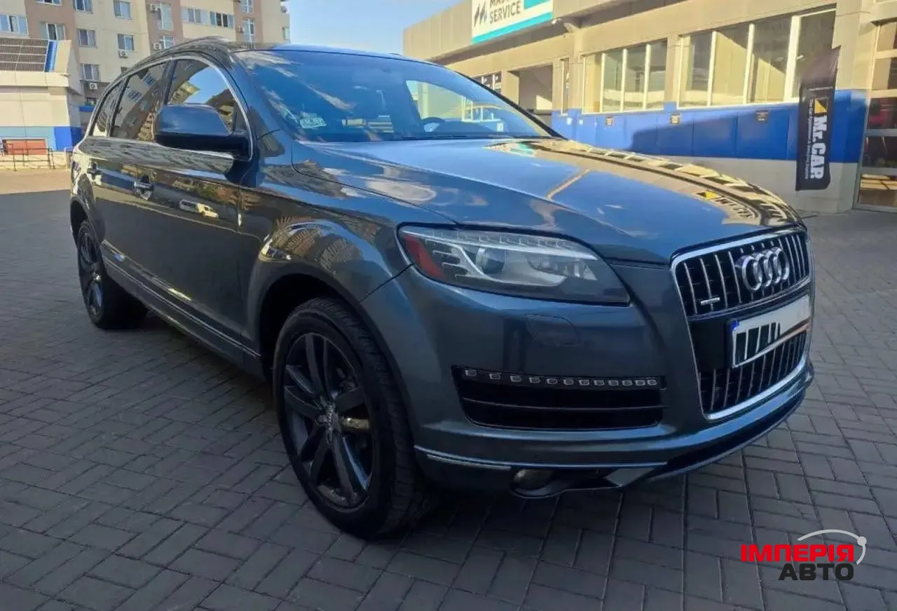Audi Q7 - фото 8