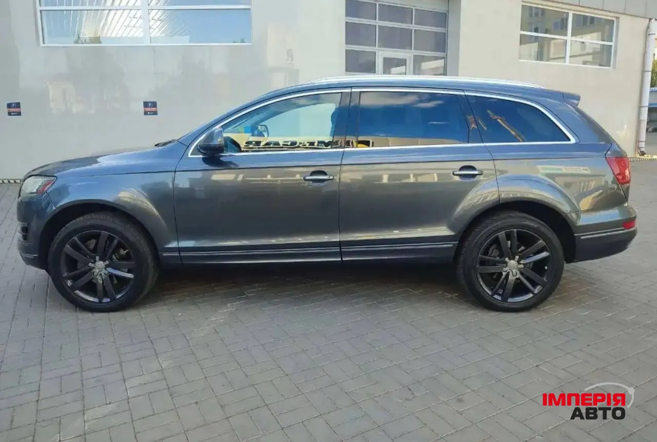 Audi Q7 - фото 6