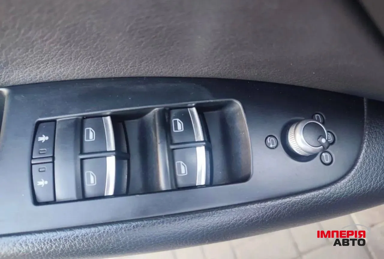 Audi Q7 - фото 12