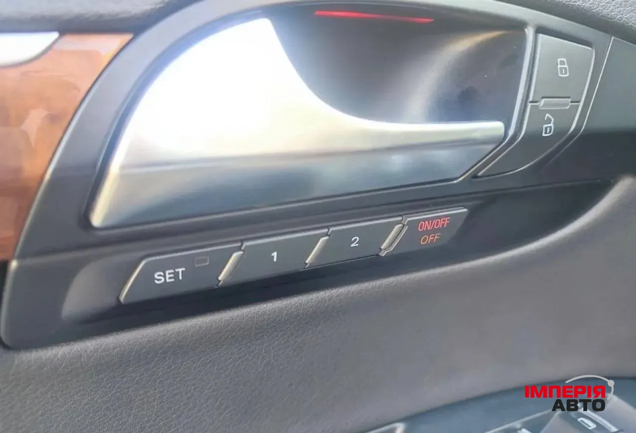 Audi Q7 - фото 13