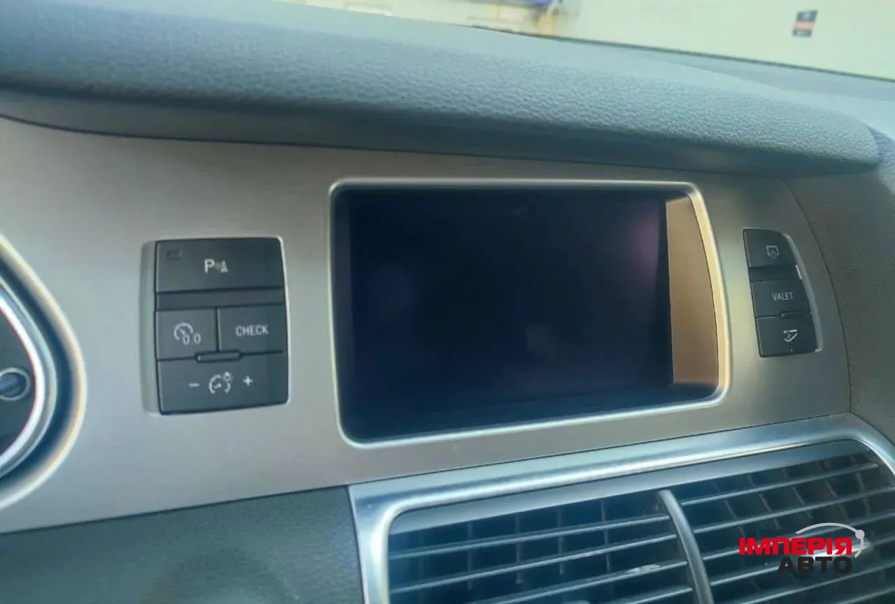 Audi Q7 - фото 18