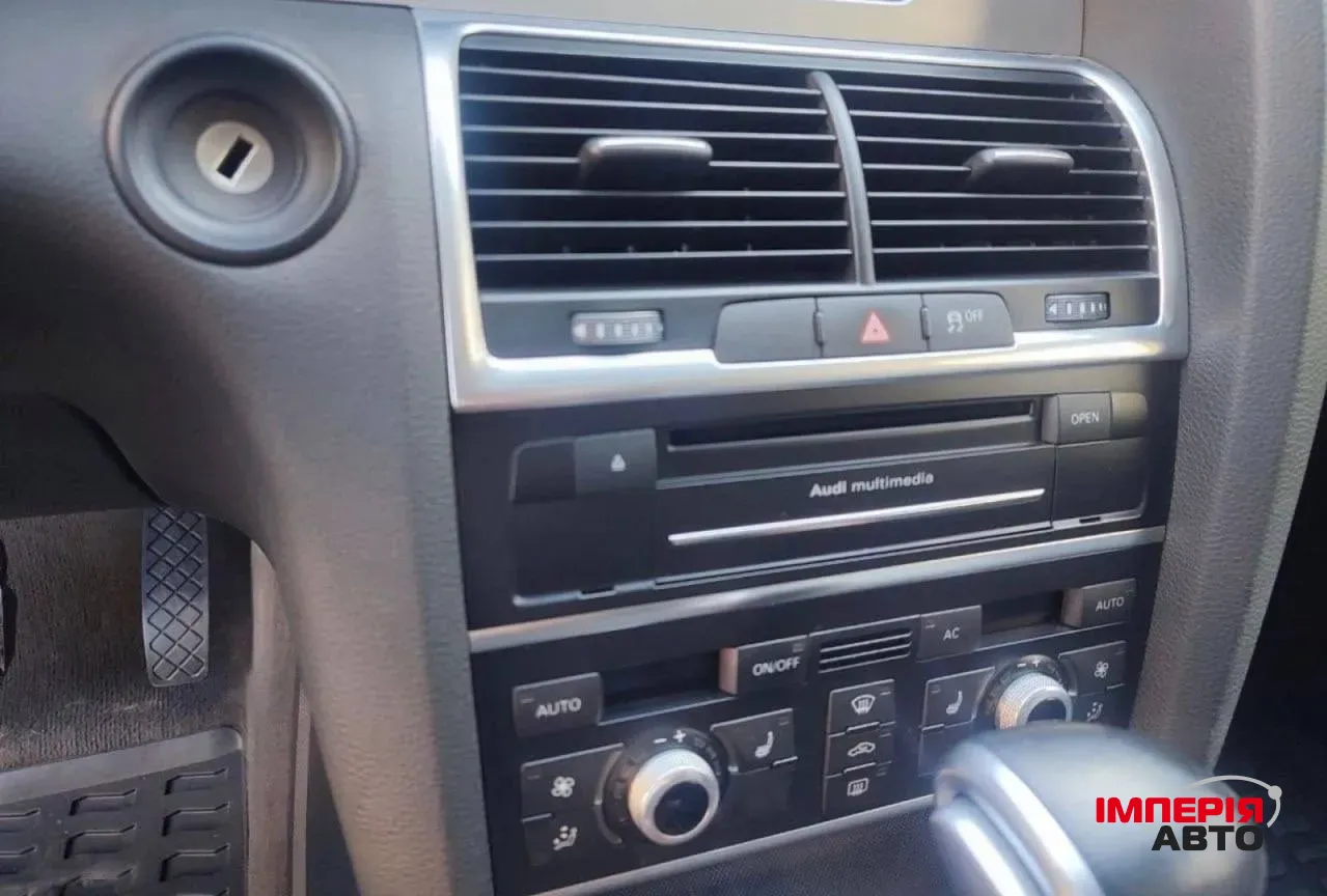 Audi Q7 - фото 17