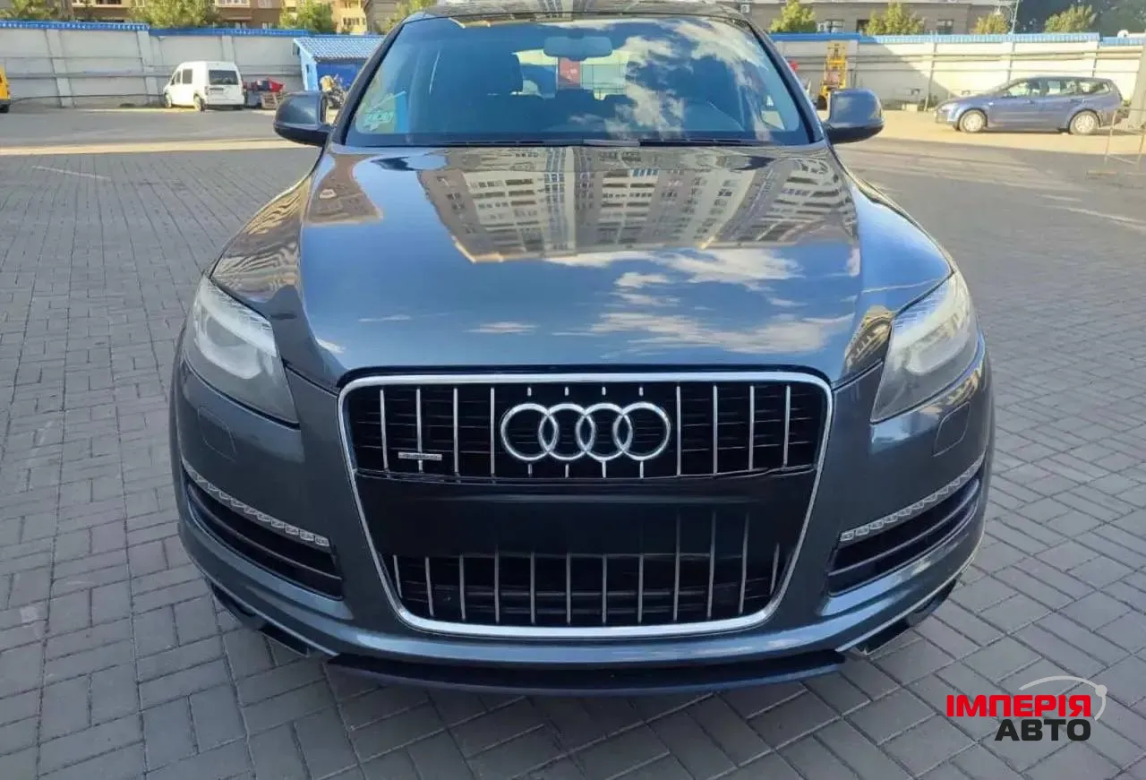 Audi Q7 - фото 10