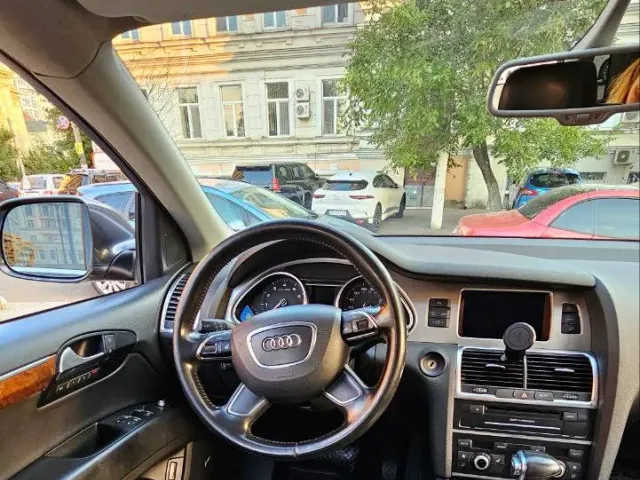 Audi Q7 - фото 5