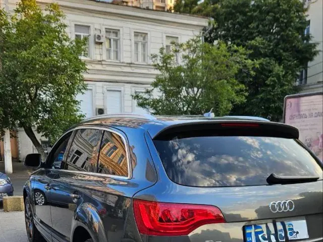Audi Q7 - фото 3