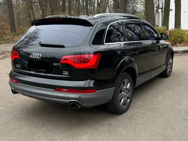 Audi Q7 - фото 3