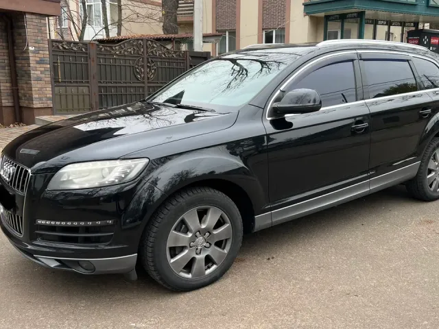 Audi Q7 - фото 2