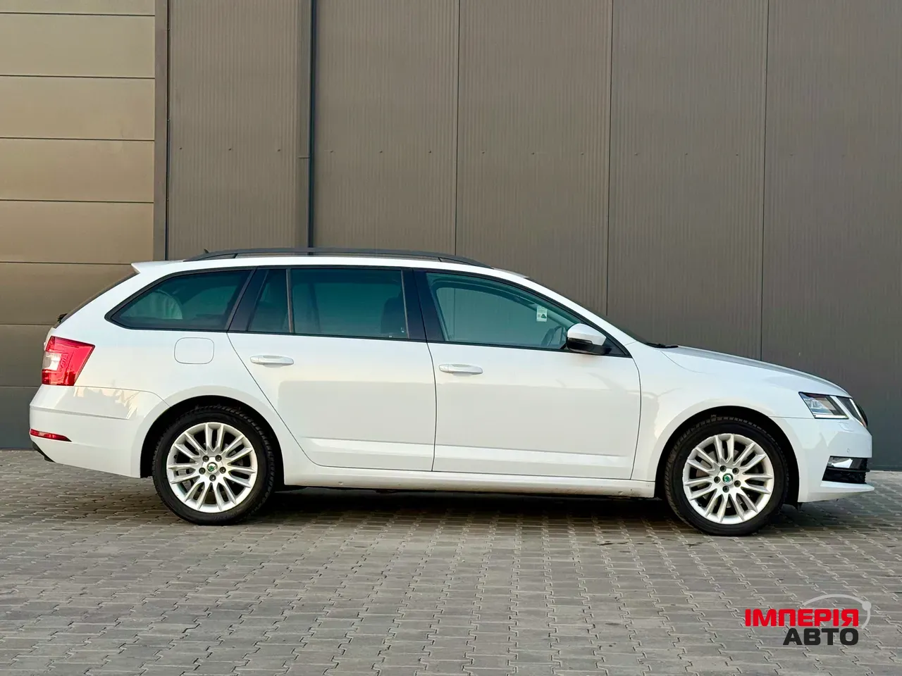 Skoda Octavia - фото 4