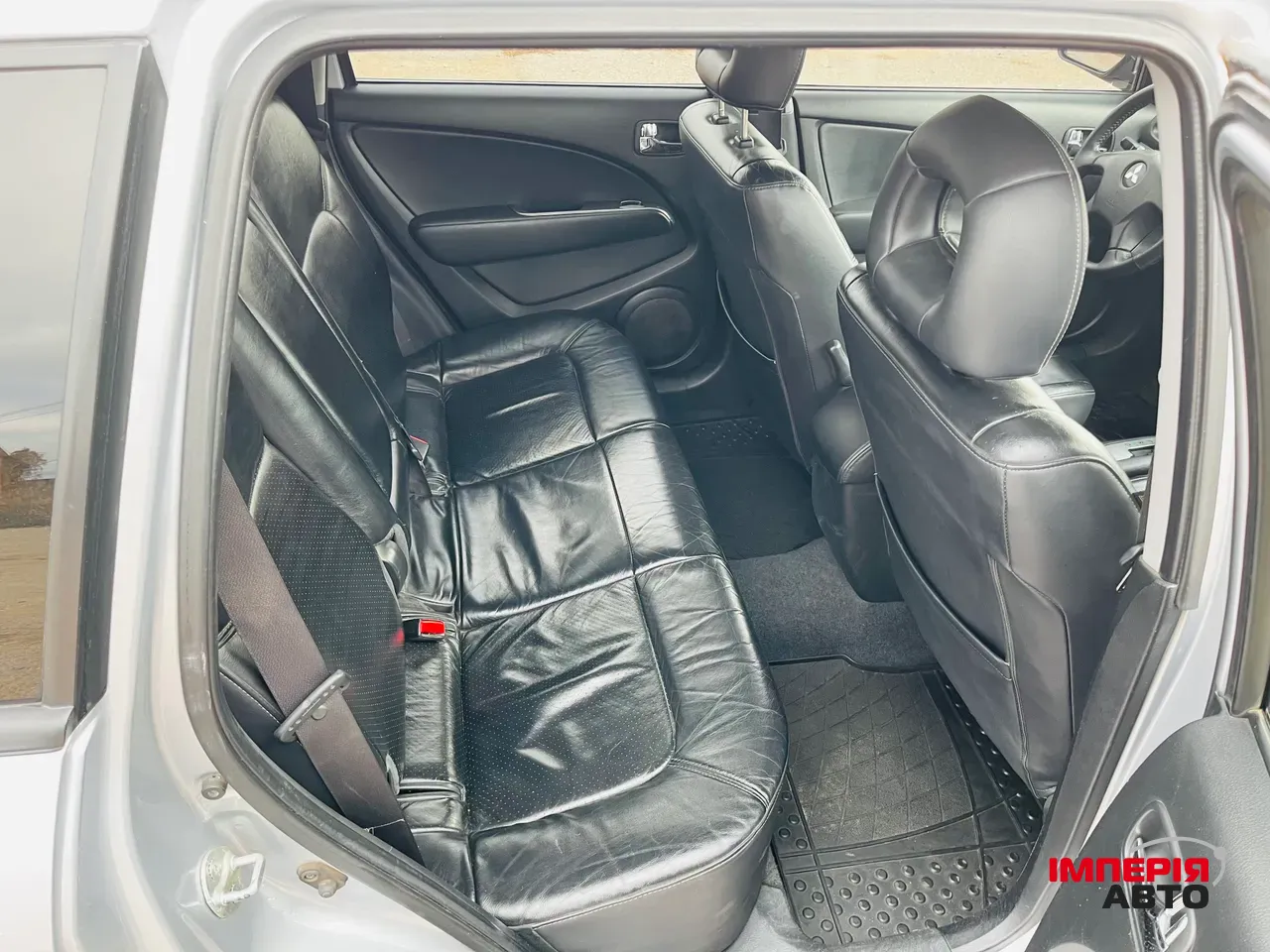 Mitsubishi Outlander - фото 15