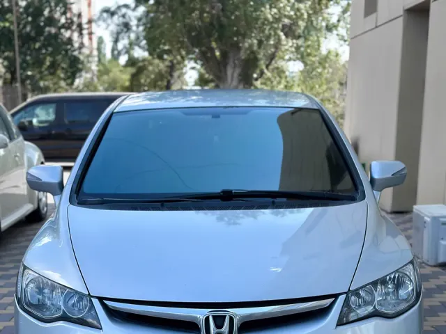 Honda Civic - фото 1