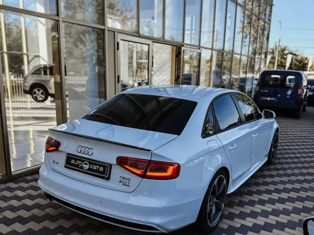 Audi A4 - фото 4