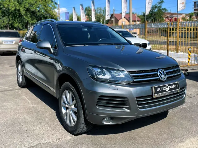 Volkswagen Touareg - фото 2