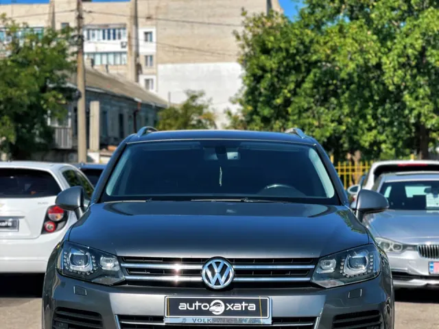 Volkswagen Touareg - фото 1
