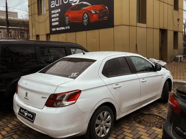 Peugeot 301 - фото 4