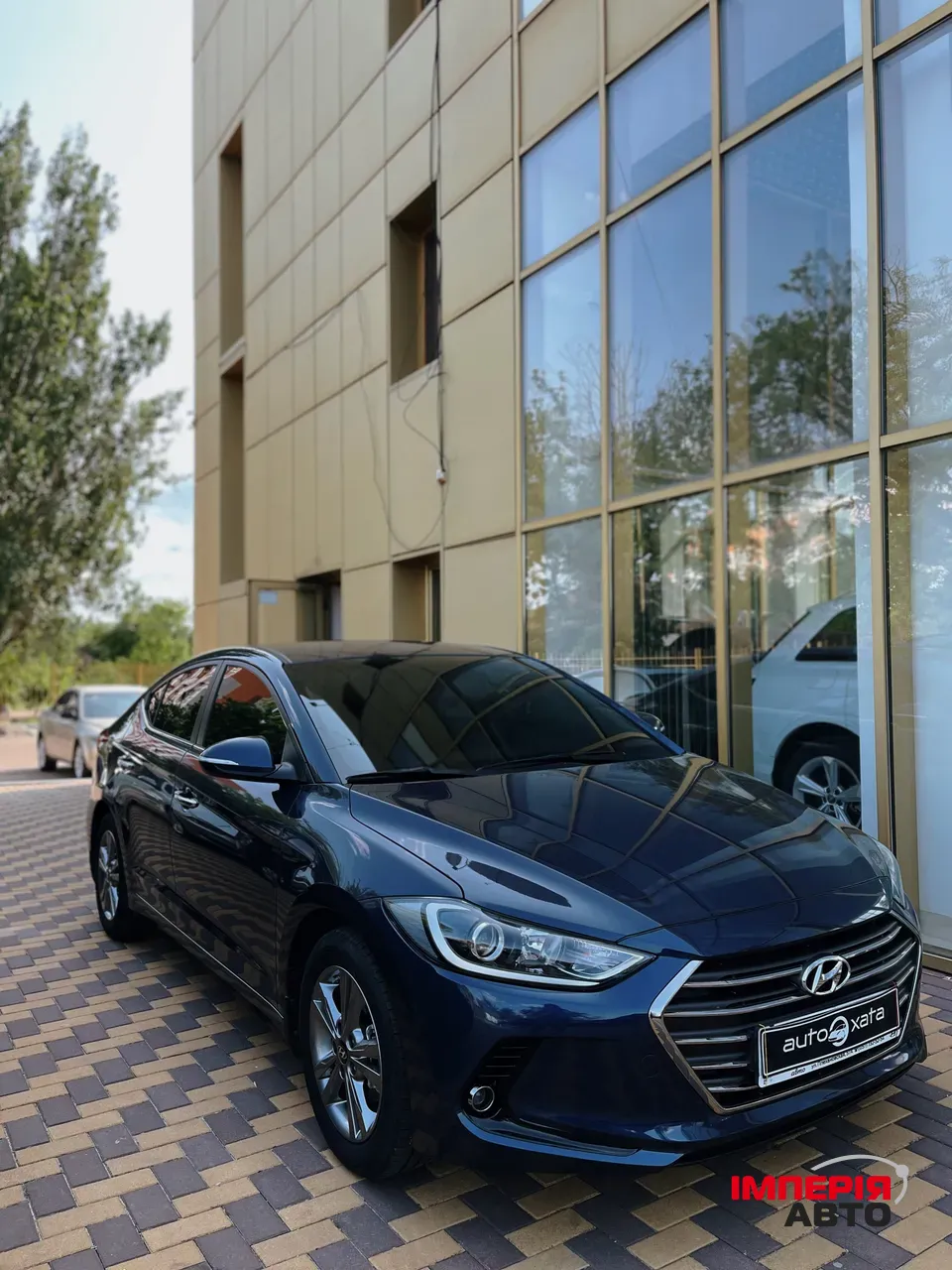 Hyundai Elantra - фото 1