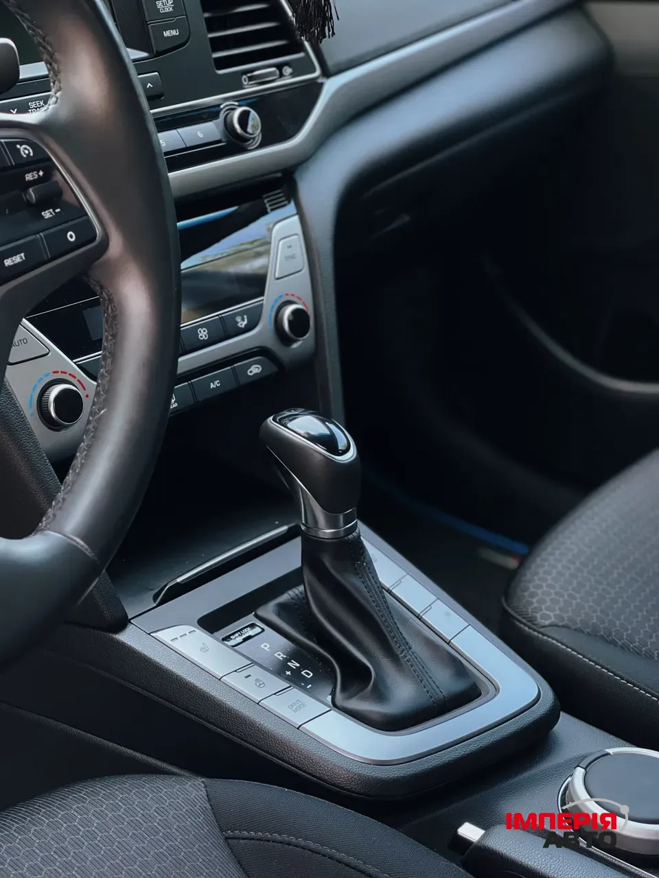 Hyundai Elantra - фото 11