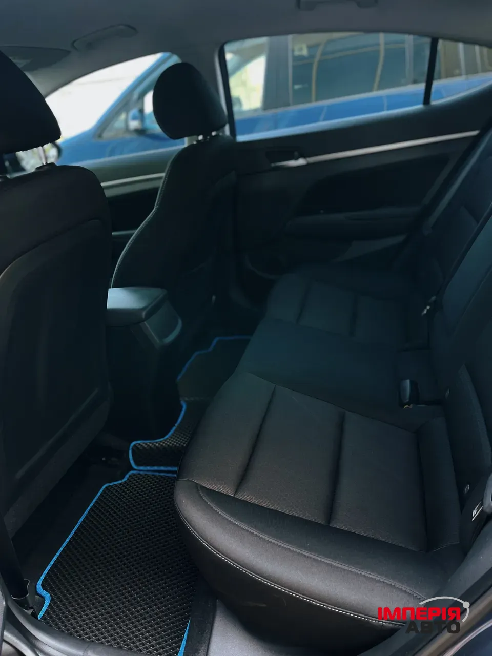 Hyundai Elantra - фото 12