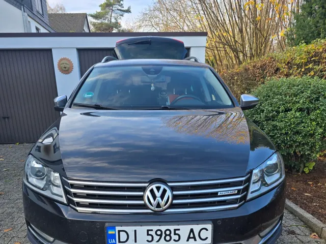 Volkswagen Passat - фото 1