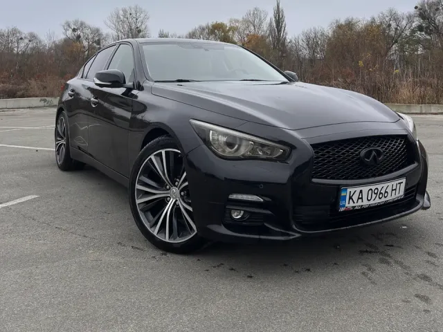 Infiniti Q50 - фото 1
