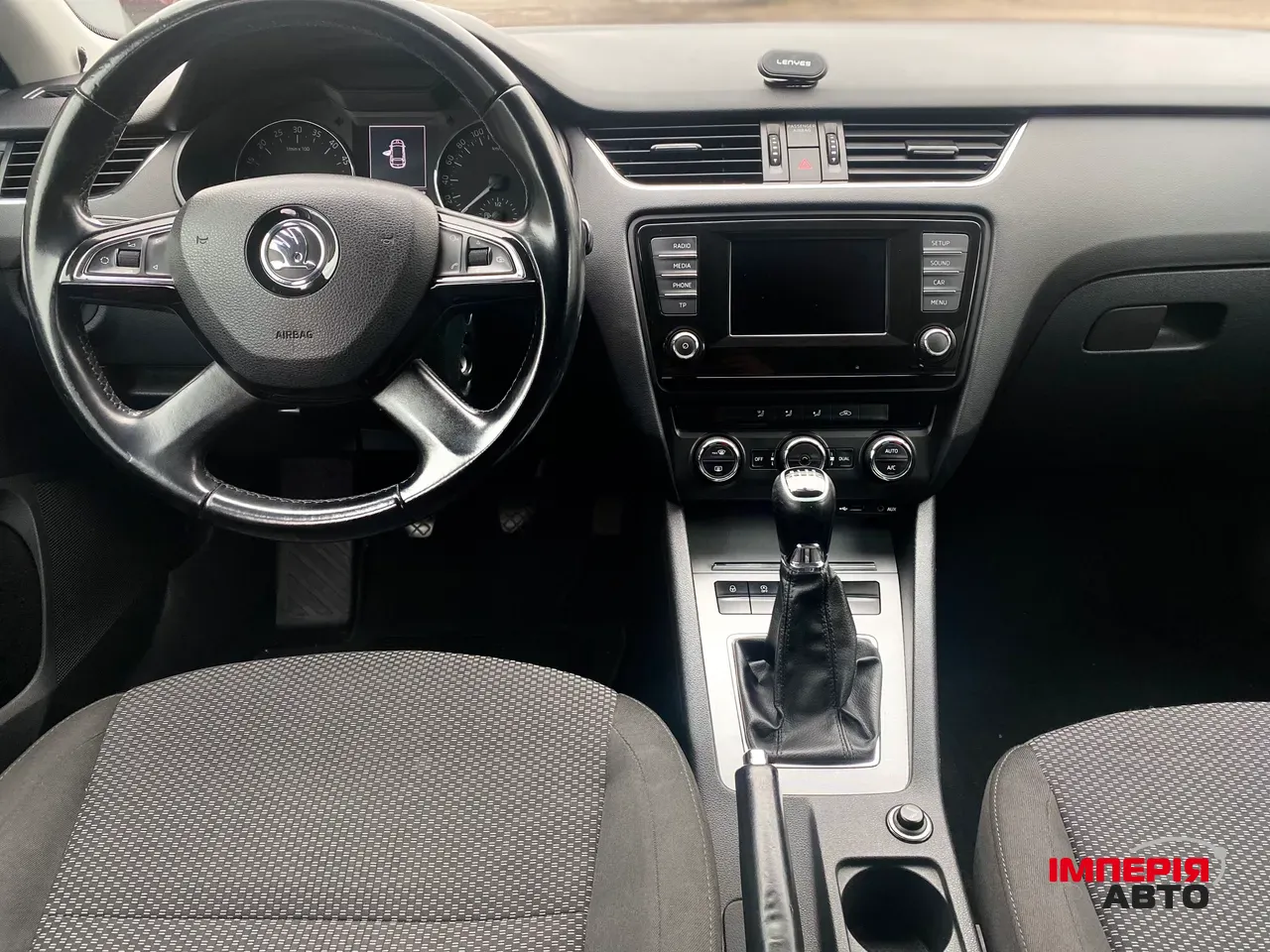Skoda Octavia - фото 4