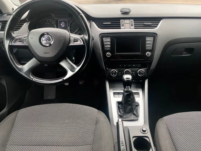 Skoda Octavia - фото 5