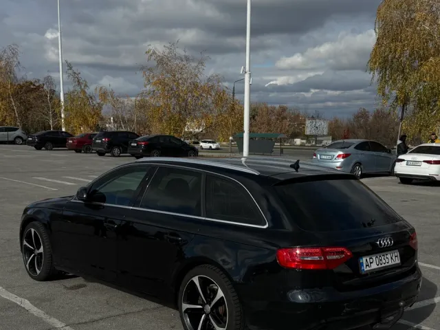 Audi A4 - фото 4