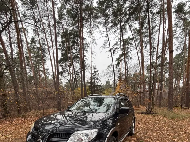 Mitsubishi Outlander - фото 3