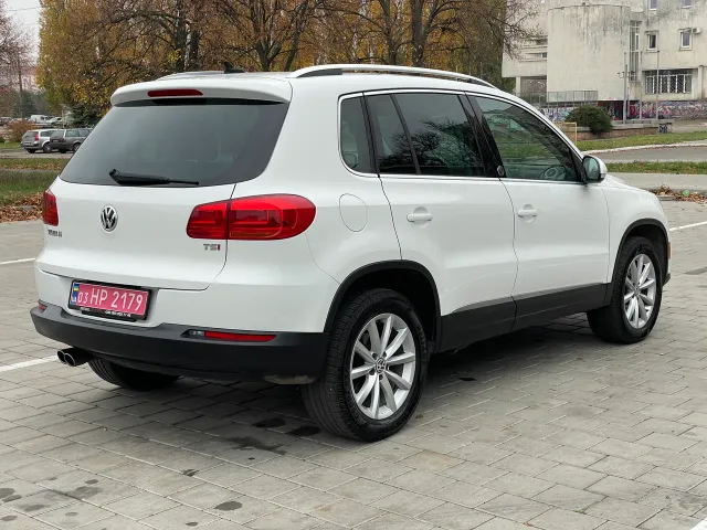 Volkswagen Tiguan - фото 4
