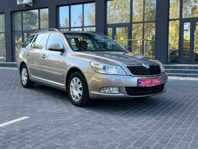 Skoda Octavia - фото 4
