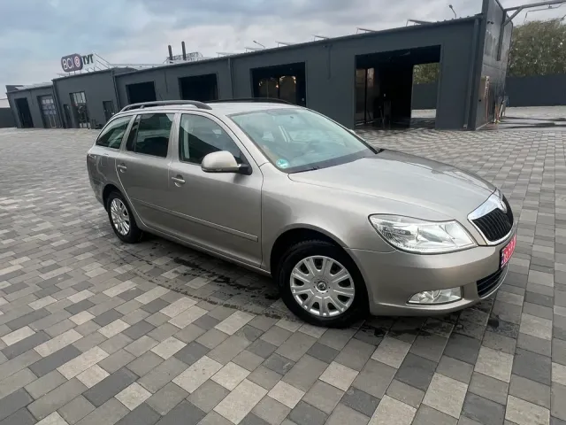 Skoda Octavia - фото 1