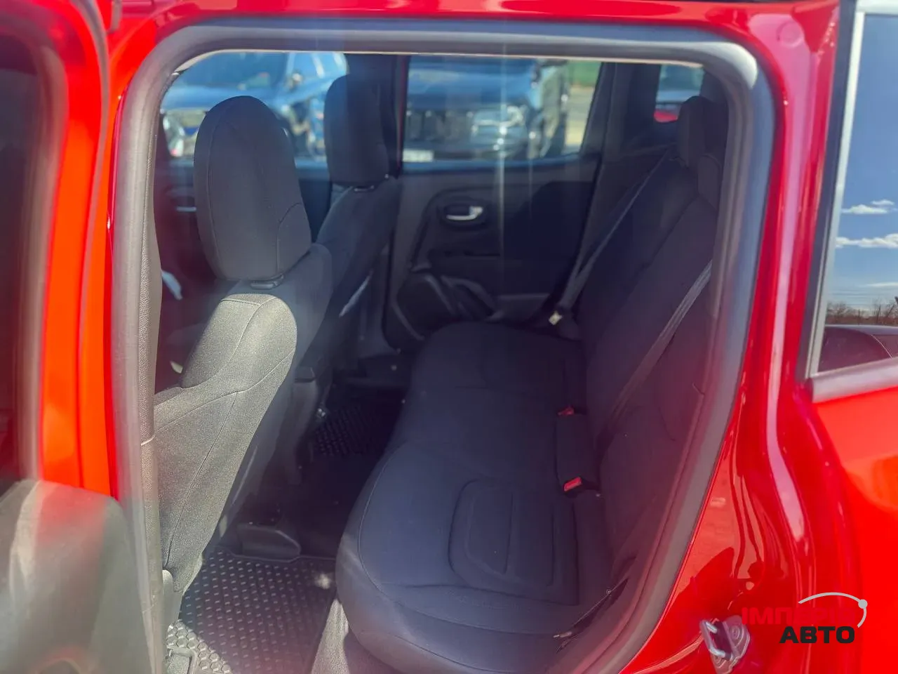 Jeep Renegade - фото 14
