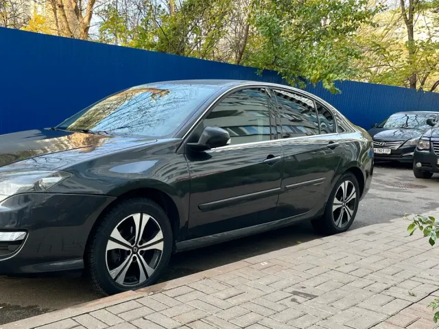 Renault Laguna - фото 5