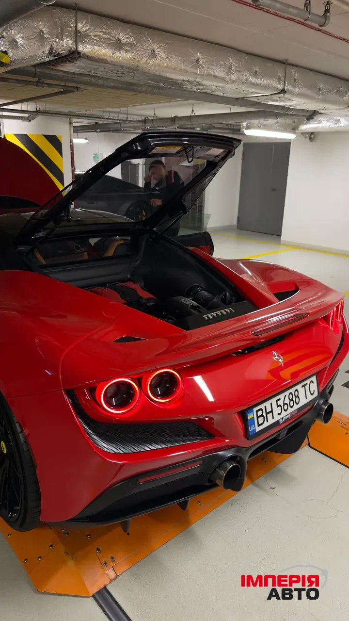 Ferrari F8 - фото 2