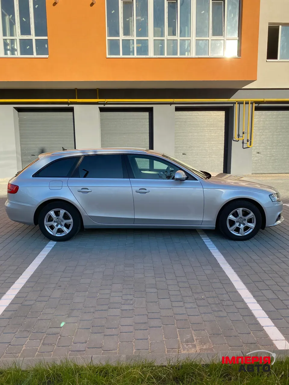 Audi A4 - фото 9