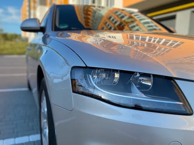 Audi A4 - фото 5