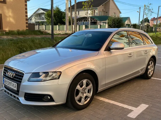 Audi A4 - фото 1