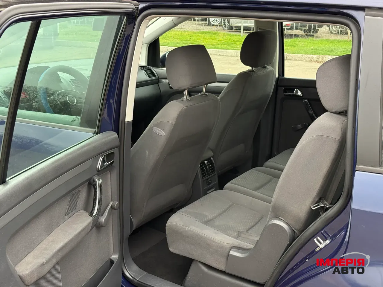 Volkswagen Touran - фото 9