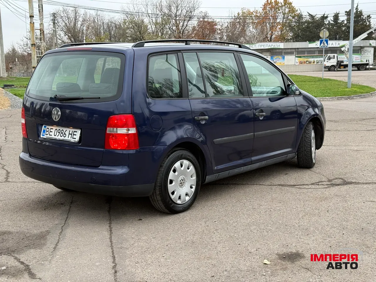 Volkswagen Touran - фото 4